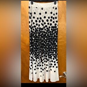 Joseph ribkoff pants! Size 6 • Elegant Black and White Polka Dot pants